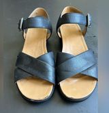 UGG - Black Crossed Leather Straps Sandals - Women's Sz 6 Photo 0