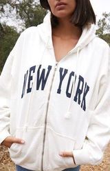 Brandy Melville New York Sweater Photo 0