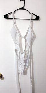 Bikini White Photo 0