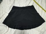 Lululemon play off the pleats skirt black SZ 6 EUC Photo 0