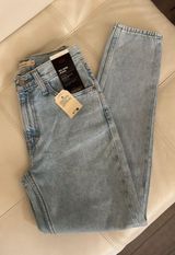 Levi’s Mom Jeans Photo 0