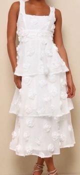 Exceptional Entrance White Sleeveless Tiered Rosette Midi Dress Large Photo 0