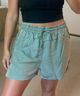 Universal Thread Green Shorts Photo 0