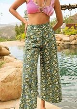 Free People Menocra Cropped Floral Printed Pants Size 6 EUC Photo 0