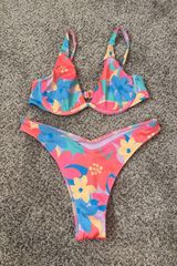 Hollister Swimsuit Set Floral Photo 0