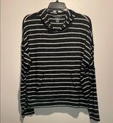 American Eagle- Soft & Sexy Plush Cropped Long Sleeve Hooded Pullover- Size L Photo 0