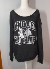 Mitchell‎ & Ness Chicago Blackhawks Gray Off Shoulder Sweatshirt size M Photo 0