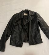 Leather Jacket Photo 0