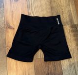 DFYNE Shorts Photo 0