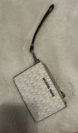Michael Kors Keychain Wallet Photo 0