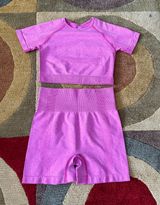 NWOT Pink Seamless Two Piece Workout Active Set Bike Shorts Crop Top Small Photo 0