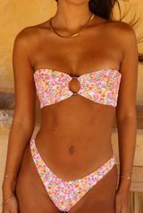 Kulani Kinis  Top Photo 0