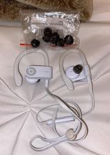 Powerbeats3 Wireless White Photo 0