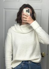 White Sweater Photo 0