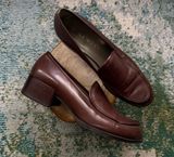 Vintage 90s Nine West brown leather loafers, size 8M Photo 0