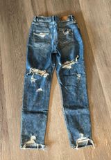 Outfitters Curvy Mom Jeans Photo 0