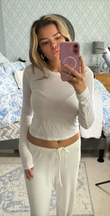 Aritzia  White Long Sleeve Photo 0