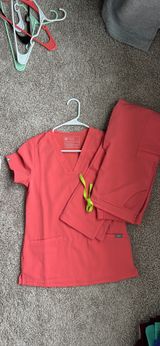 FIGS Scrubs Set Photo 0