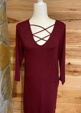 Maurices‎ 24/7 wine red dress size Medium Photo 0
