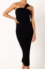 Petal + Pup Halle One Shoulder Black Midi Dress – Size S Photo 0