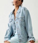 Levi’s Ex-Boyfriend Denim Trucker Jacket Photo 0