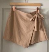 Forever 21 NWOT beige skort Photo 0