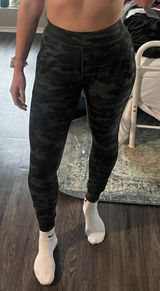 Alphalete Camo Joggers Photo 0