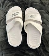 Nike Slides Photo 0