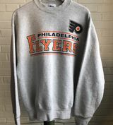 NHL Official Flyers Sweatshirt Gray Size M Photo 0