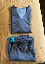 FIGS Scrubs Set Photo 0