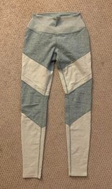 Alo Yoga Leggings Photo 0