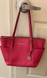 Michael Kors Purse Photo 0