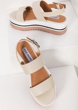Steve Madden Platform Sandals Photo 0