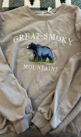 Tilly’s Crew Neck Photo 0