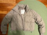 Hollister Puffer Jacket Photo 0