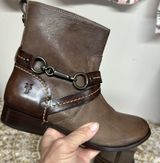 Brown Leather Booties Sz7B Photo 0