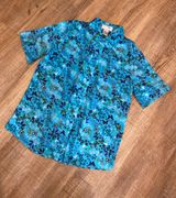 Draper’s & Damon’s Button Up Butterfly Tee Shirt Top Photo 0