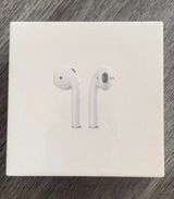 Apple AirPods With Charging Case Photo 0