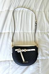 Shoulder Bag Photo 0