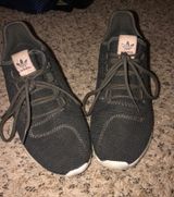 Adidas Tennis Shoes Photo 0