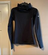 Nike Women’s Long Sleeve Shirt Photo 0