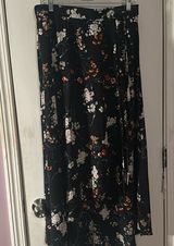 Le Lis Women's Size Large Golda Black
Floral Faux Wrap Flowy Midi Skirt Like New Photo 0