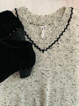 Cable & Gauge V-neck Black Stitch Sweater Photo 0