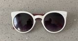 QUAY AUSTRALIA Kosha .8.9 white frames pink blue Sunglasses Photo 0