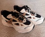 Steve Madden Sneakers Photo 0