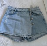 Jean Skort Photo 0