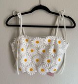 NWT Crop Daisy Top Photo 0