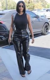 SKIMS Essentials Bodysuit M  Photo 0