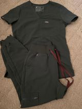 FIGS Scrubs Set Photo 0