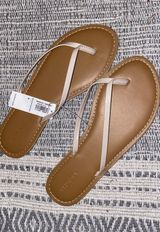 Old Navy Flip-flops Photo 0